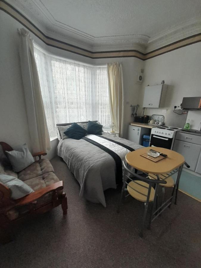 Nova Holiday Apartments Μπλάκπουλ Εξωτερικό φωτογραφία