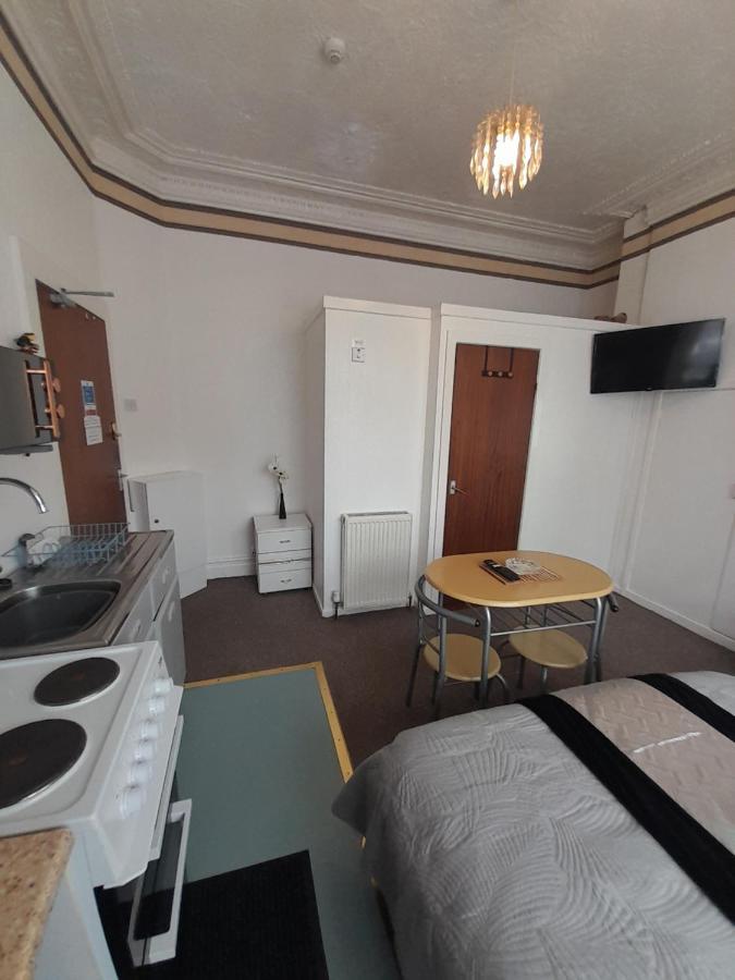 Nova Holiday Apartments Μπλάκπουλ Εξωτερικό φωτογραφία